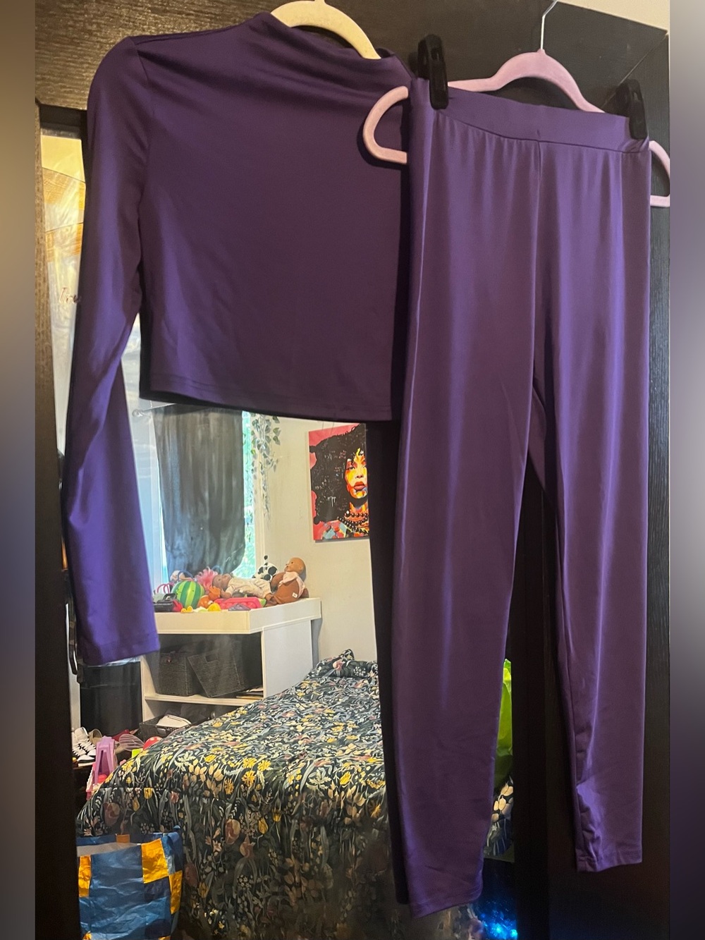 Ladies Two Piece Set - Picture 2 of 3